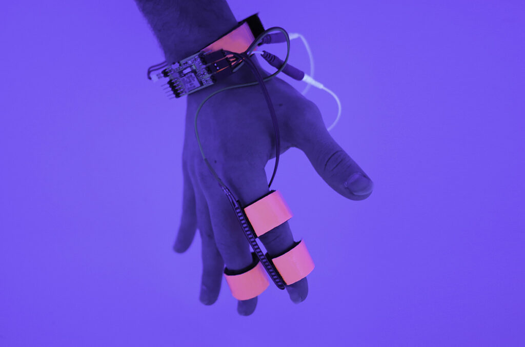 Become Creative Storytellers By Dream Glove