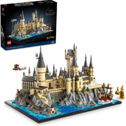 Hogwarts LEGO - Castle and Grounds - School of Witchcraft and Wizardry - Collectible Harry Potter Playset - Detailed 2660 Pieces
